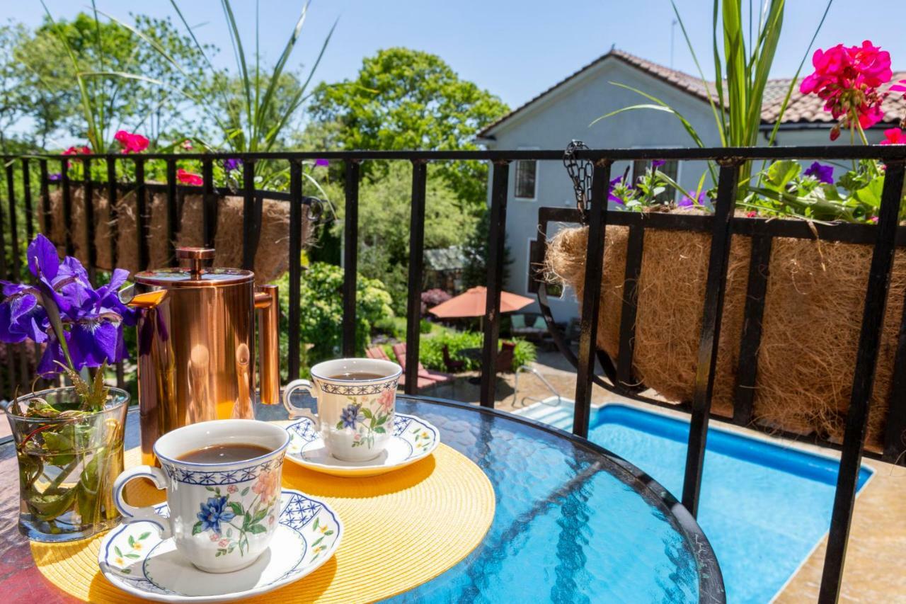The Villa Bed And Breakfast Westerly Exteriör bild